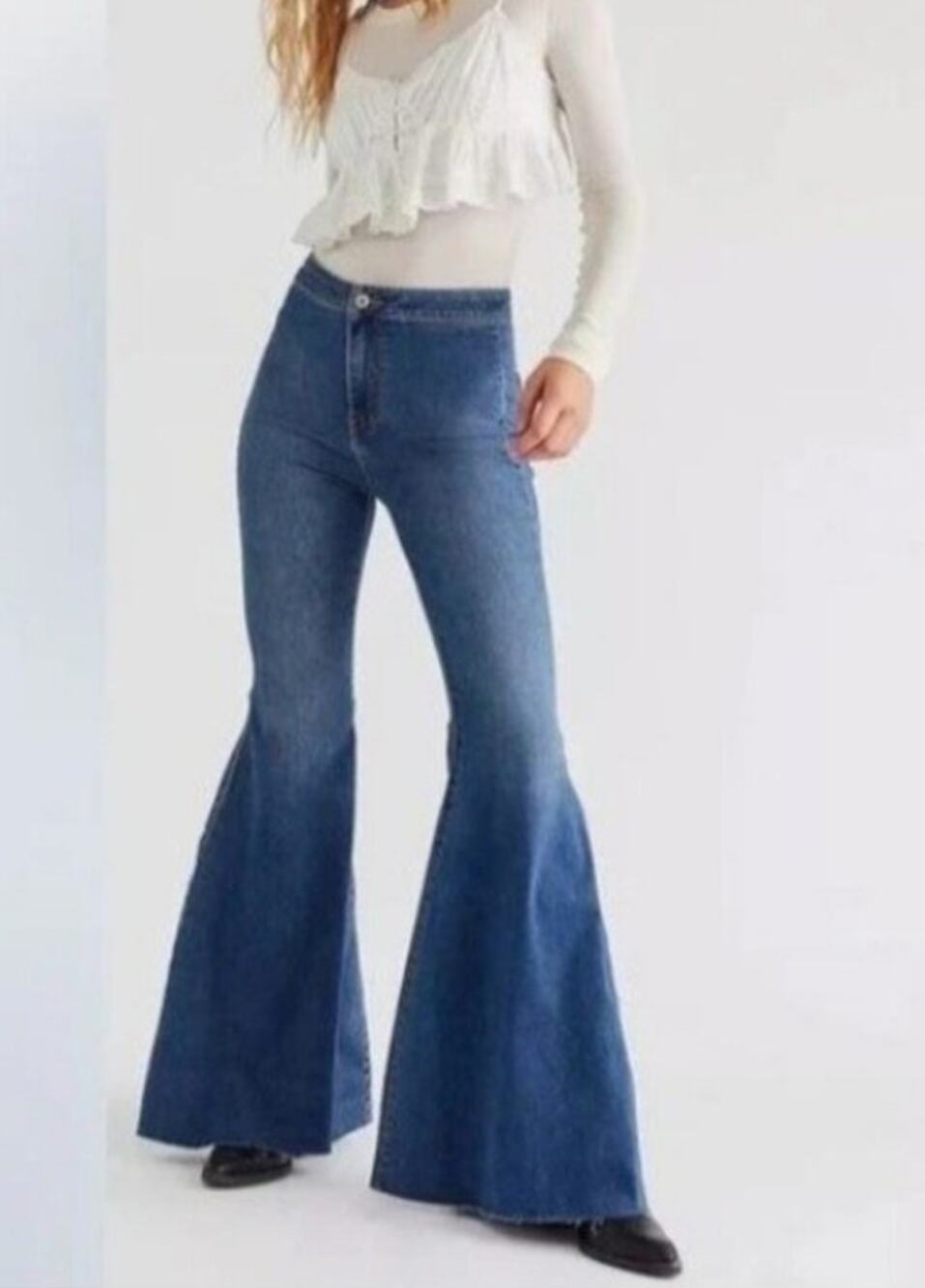 We The Free People Just Float On Super Flare Jeans Bell Bottoms Raw Hem Sz 24